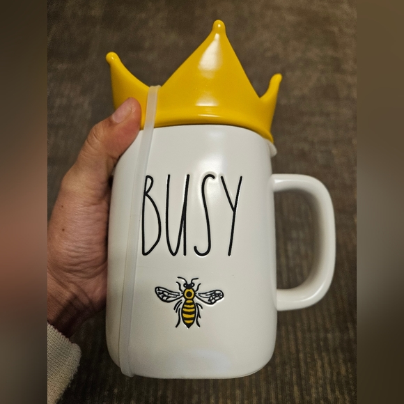 Busy Queen Bee Mug with Crown lid topper - Picture 1 of 3